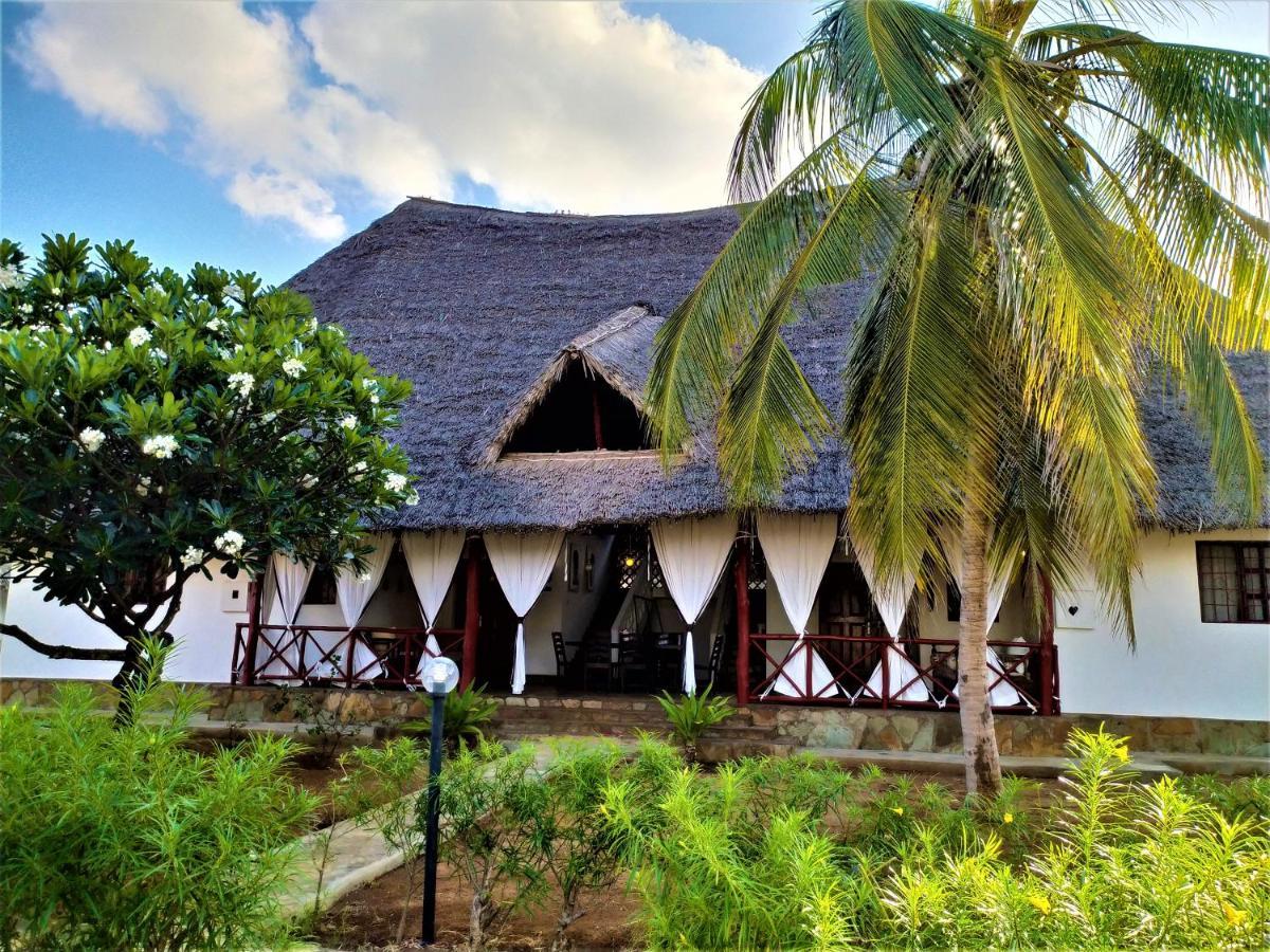 Karibuni Jeds Villas 85 & 86 Mambrui Exterior foto